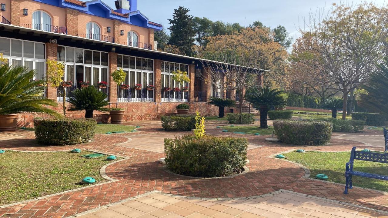 Hotel Fuente Las Piedras カブラ エクステリア 写真