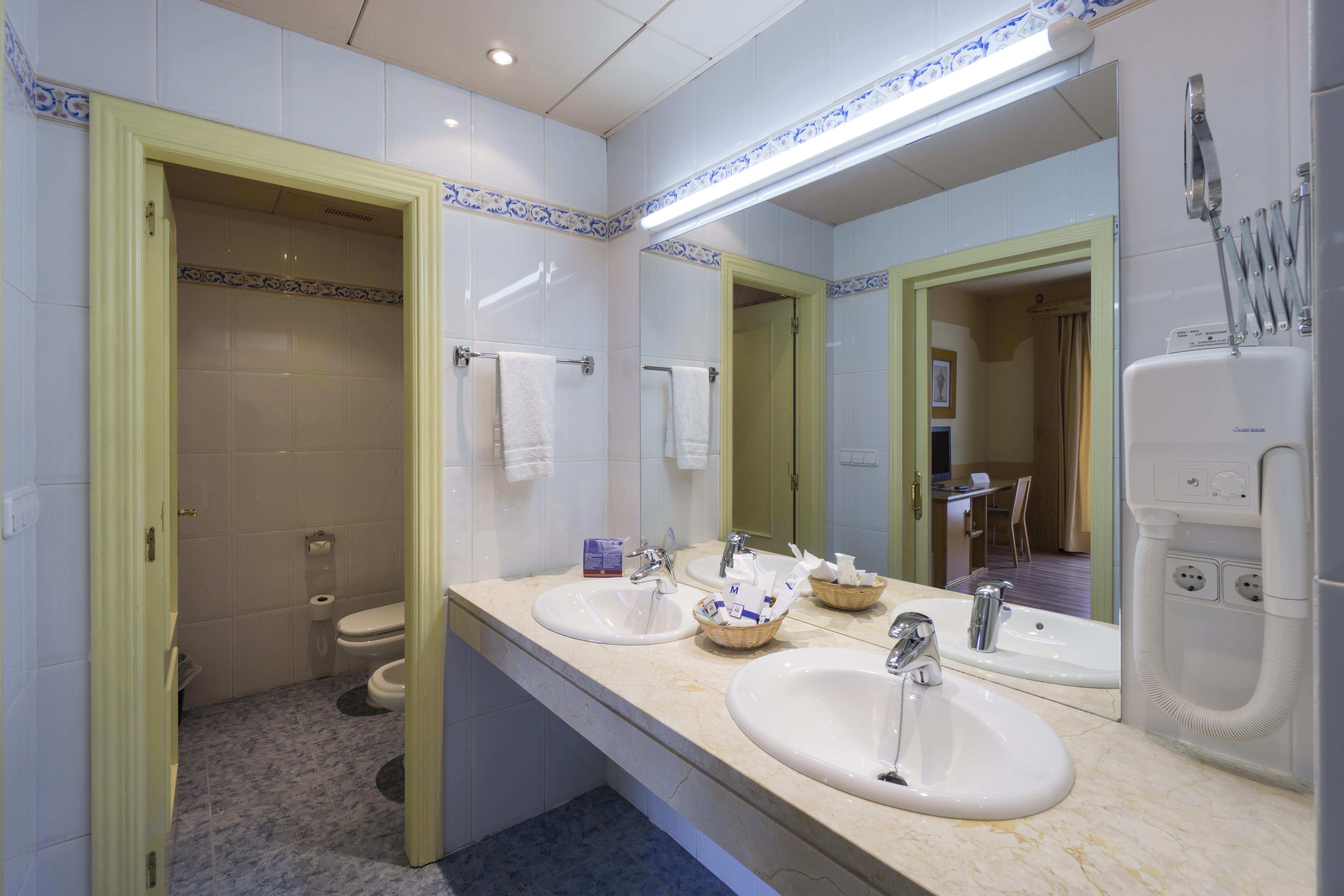 Hotel Fuente Las Piedras カブラ エクステリア 写真