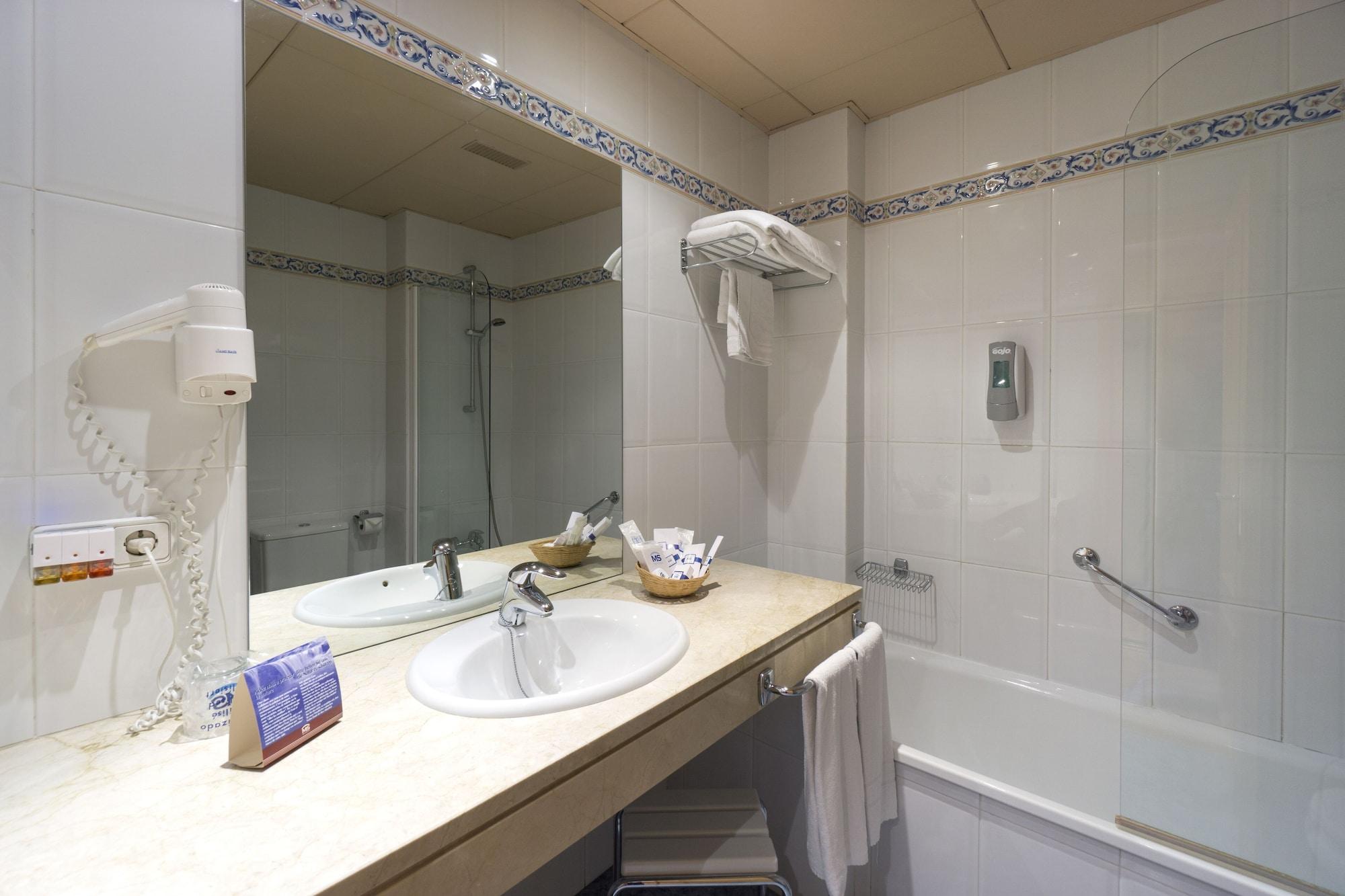 Hotel Fuente Las Piedras カブラ エクステリア 写真