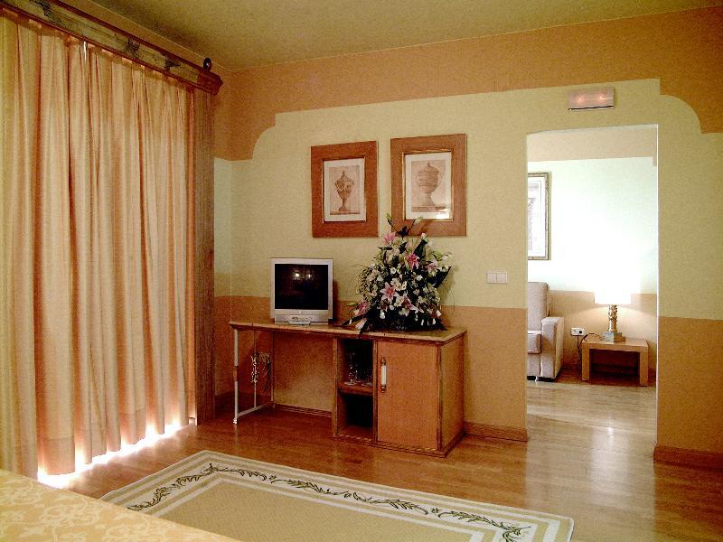 Hotel Fuente Las Piedras カブラ エクステリア 写真