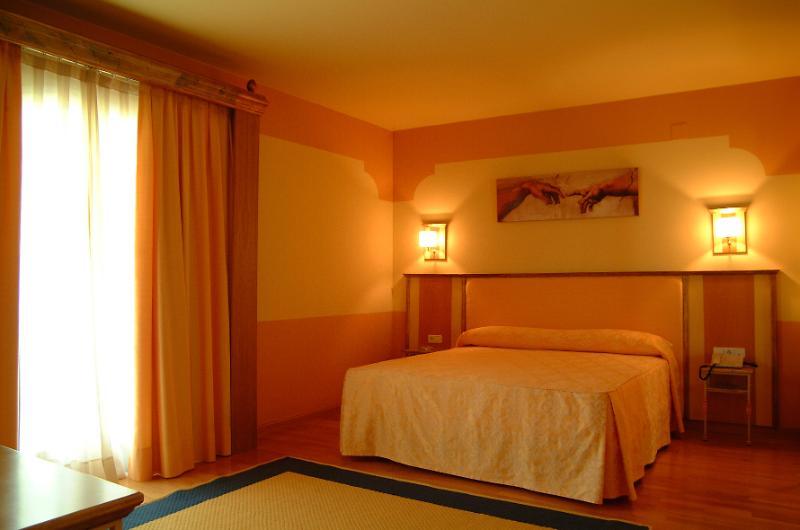 Hotel Fuente Las Piedras カブラ 部屋 写真