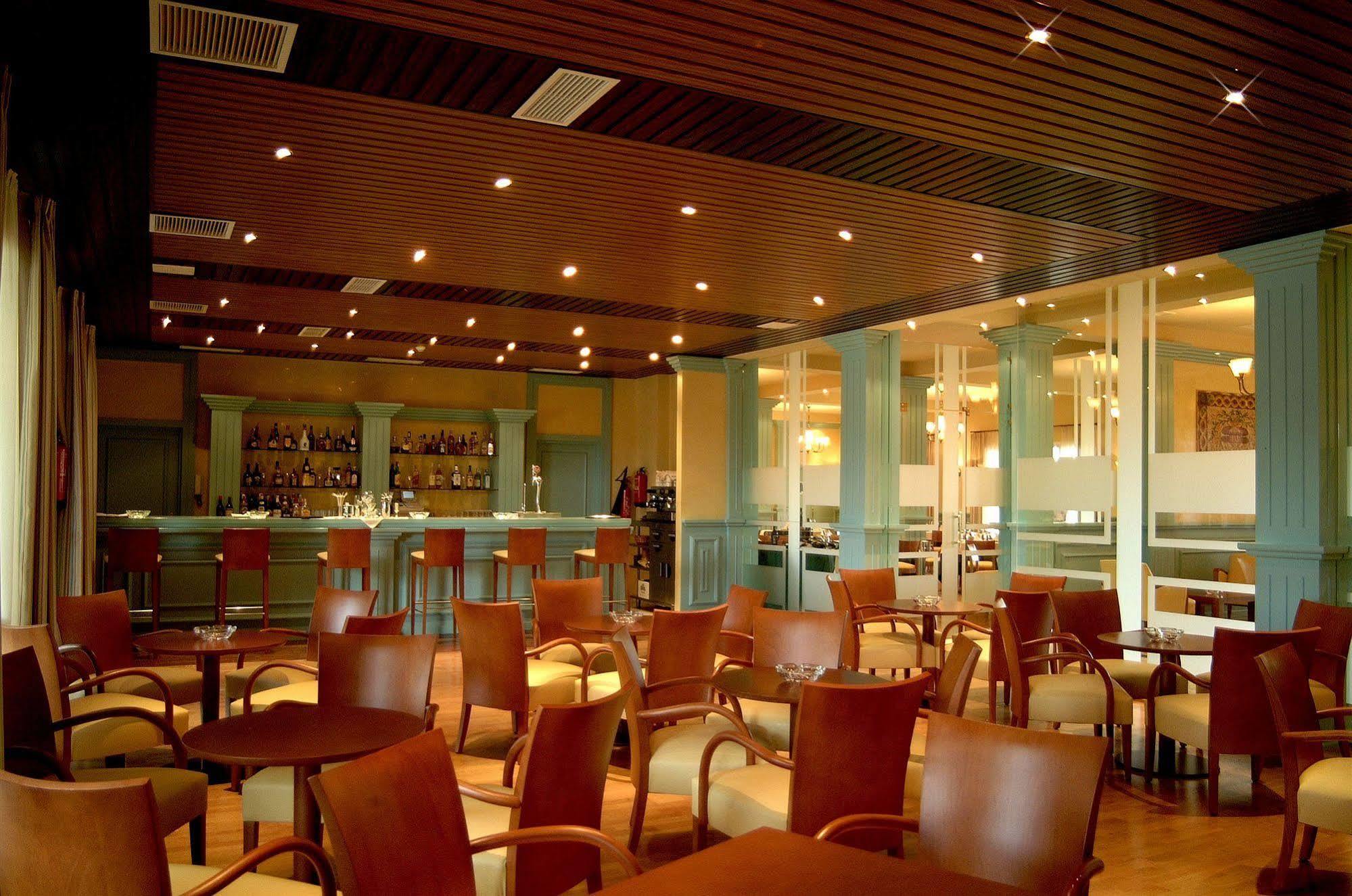 Hotel Fuente Las Piedras カブラ エクステリア 写真