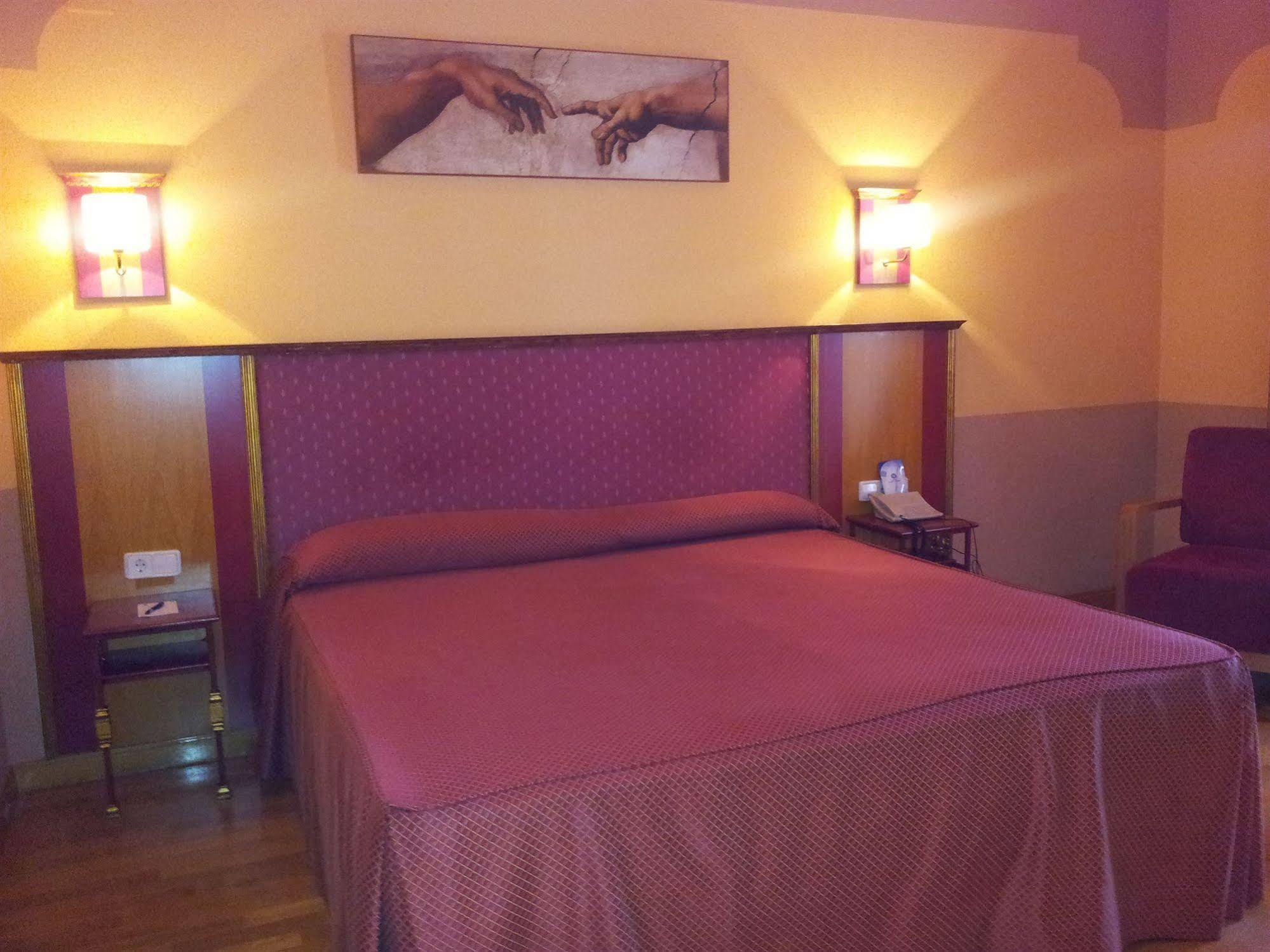 Hotel Fuente Las Piedras カブラ エクステリア 写真