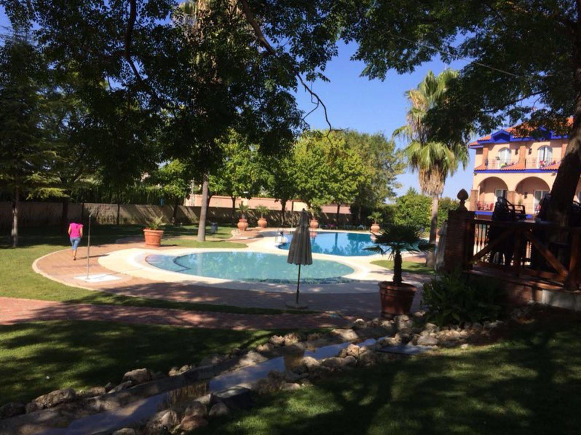 Hotel Fuente Las Piedras カブラ エクステリア 写真
