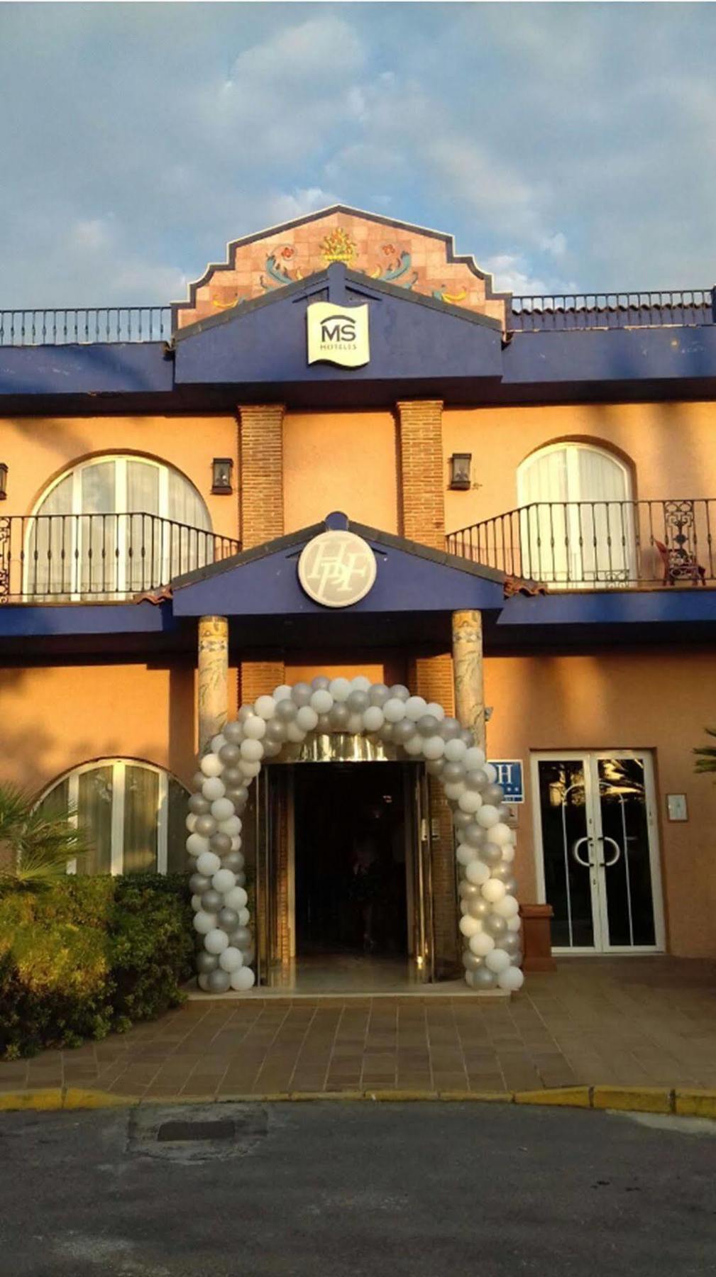 Hotel Fuente Las Piedras カブラ エクステリア 写真